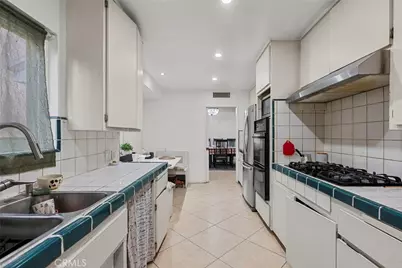 9253 Hayvenhurst Avenue, North Hills, CA 91343 - Photo 13