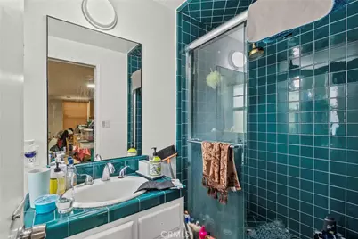 9253 Hayvenhurst Avenue, North Hills, CA 91343 - Photo 19