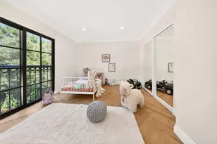 16717 Encino Hills Dr, Encino, CA 91436 - Photo 47