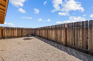 21041 Vivian Ct, California City, CA 93505 - Photo 33