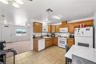 21041 Vivian Ct, California City, CA 93505 - Photo 19