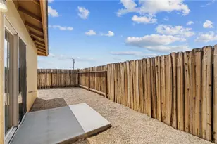 21041 Vivian Ct, California City, CA 93505 - Photo 29