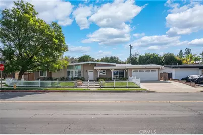 23000 Brenford Street, Woodland Hills, CA 91364 - Photo 35
