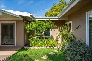 23000 Brenford St, Woodland Hills, CA 91364 - Photo 27