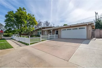 23000 Brenford Street, Woodland Hills, CA 91364 - Photo 33