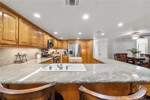 25811 Mendoza Dr, Valencia, CA 91355 - Photo 13