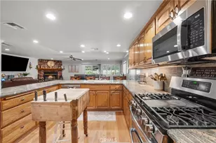 25811 Mendoza Dr, Valencia, CA 91355 - Photo 11