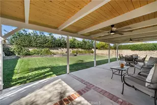 25811 Mendoza Dr, Valencia, CA 91355 - Photo 39