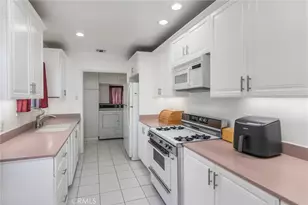 8009 Aldea, Lake Balboa, CA 91406 - Photo 5