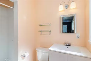 8009 Aldea, Lake Balboa, CA 91406 - Photo 19