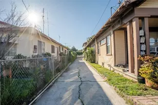 1741 S S New England, Los Angeles, CA 90006 - Photo 3