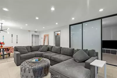 6752 Hillpark Drive #202, Los Angeles, CA 90068 - Photo 5