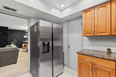 6752 Hillpark Drive #202, Los Angeles, CA 90068 - Photo 15