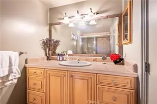 13470 Rand Dr, Sherman Oaks, CA 91423 - Photo 41