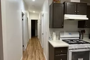 7560 Woodman Pl, Van Nuys, CA 91405 - Photo 5