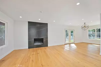 22357 Welby Way, Woodland Hills, CA 91303 - Photo 3