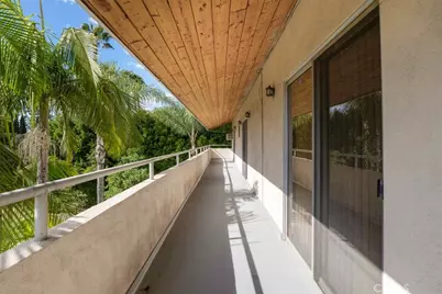 2205 N Catalina Street, Los Angeles, CA 90027 - Photo 41