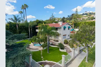 2205 N Catalina Street, Los Angeles, CA 90027 - Photo 1