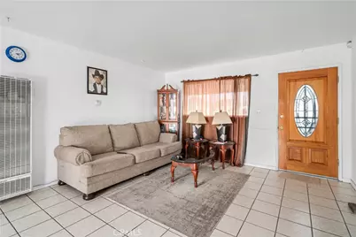 44627 Rodin, Lancaster, CA 93535 - Photo 5