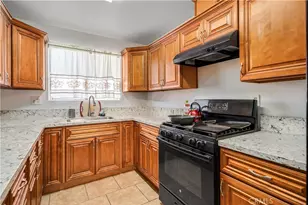 44627 Rodin, Lancaster, CA 93535 - Photo 9