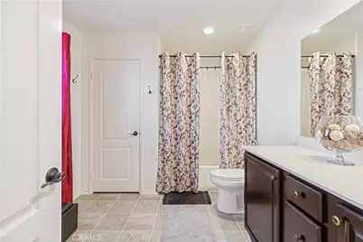 38113 Versailles, Palmdale, CA 93552 - Photo 31