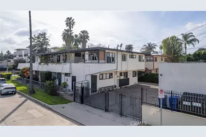 11001 Hortense Street, West Toluca Lake, CA 91602 - Photo 11