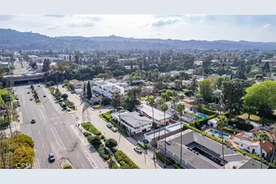 11001 Hortense Street, West Toluca Lake, CA 91602 - Photo 19