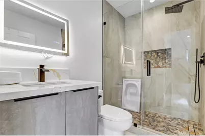 7445 Oakdale Avenue, Winnetka, CA 91306 - Photo 19