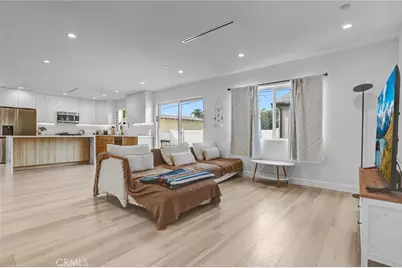 7445 Oakdale Avenue, Winnetka, CA 91306 - Photo 11