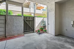 104 Maegan, Thousand Oaks, CA 91362 - Photo 35