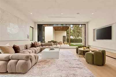 5525 Carpenter Avenue, Valley Village, CA 91607 - Photo 17