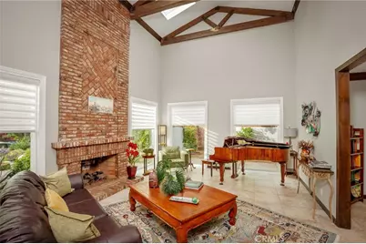 22232 Alizondo, Woodland Hills, CA 91364 - Photo 11