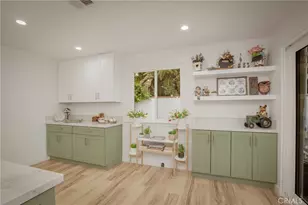 22232 Alizondo, Woodland Hills, CA 91364 - Photo 21