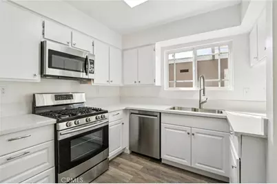 17800 Devonshire Street #6, Northridge, CA 91325 - Photo 11