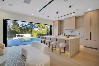 11107 Kling Street, North Hollywood, CA 91602 - Photo 3