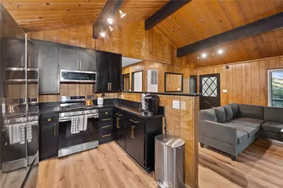 990 Nesthorn, Crestline, CA 92325 - Photo 13