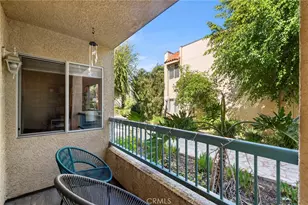 18307 Burbank, Tarzana, CA 91356 - Photo 17