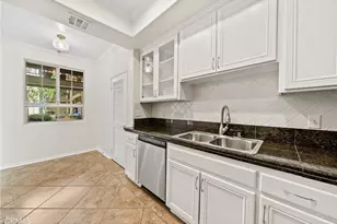 10824 Bloomfield, Toluca Lake, CA 91602 - Photo 17