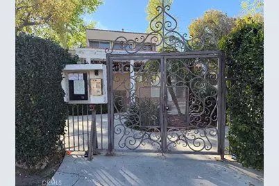 10331 Lindley Avenue #105, Northridge, CA 91326 - Photo 1