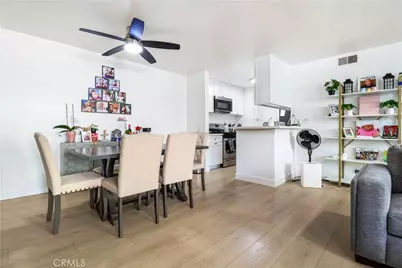 5700 Etiwanda #105, Tarzana, CA 91356 - Photo 5