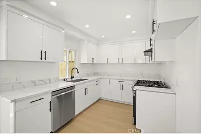 7010 Lennox Avenue, Van Nuys, CA 91405 - Photo 13