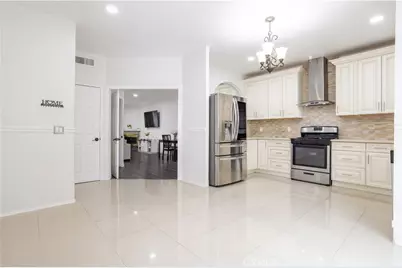 18347 Saticoy Street #35, Reseda, CA 91335 - Photo 7