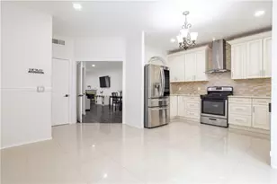 18347 Saticoy St, Reseda, CA 91335 - Photo 7