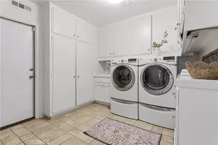 3906 Lake Vista Ct, Encino, CA 91316 - Photo 51