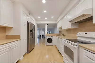 4807 Woodley Avenue #208, Encino, CA 91436 - Photo 15