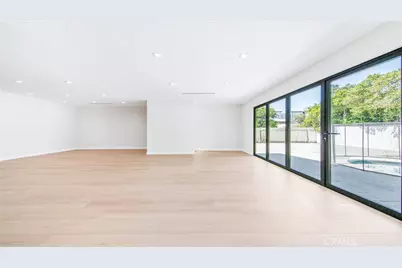 13633 Delano Street, Los Angeles, CA 91401 - Photo 9