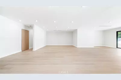 13633 Delano Street, Los Angeles, CA 91401 - Photo 11