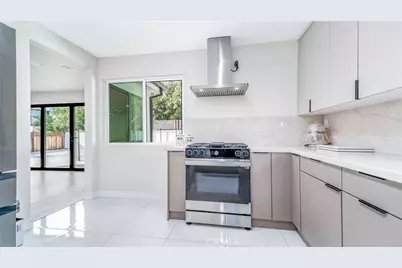 13633 Delano Street, Los Angeles, CA 91401 - Photo 7