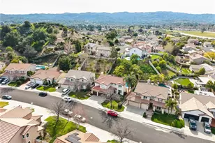 25317 Heather Vale St, Saugus, CA 91350 - Photo 47