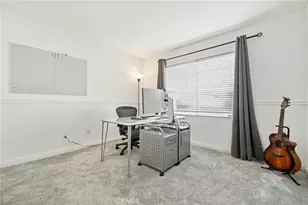 25317 Heather Vale St, Saugus, CA 91350 - Photo 29